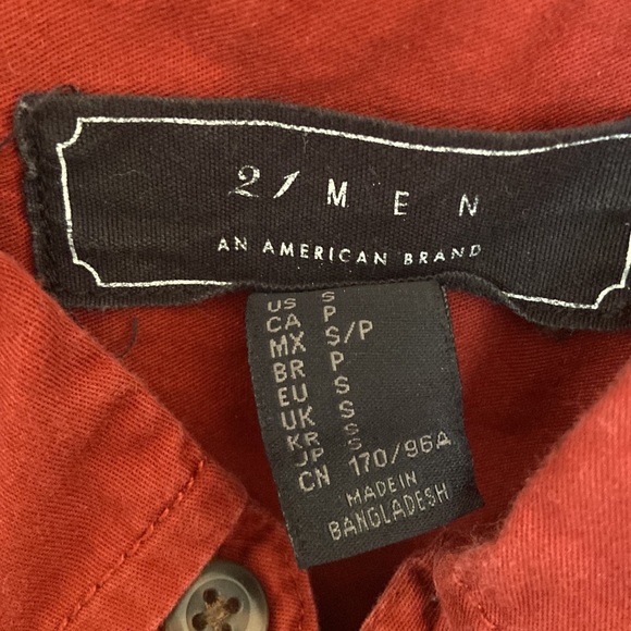 Short sleeve button down - Picture 2 of 2